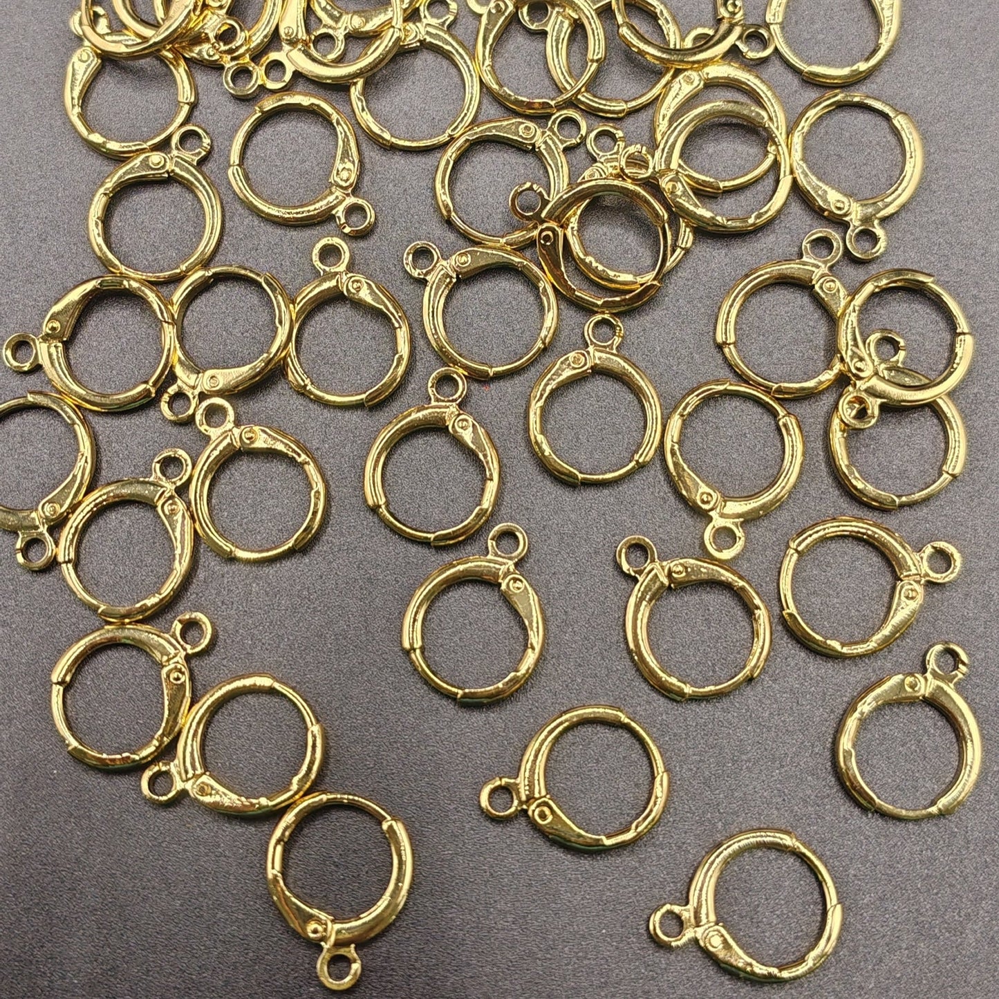 Boucle D oreilles (la paire)
