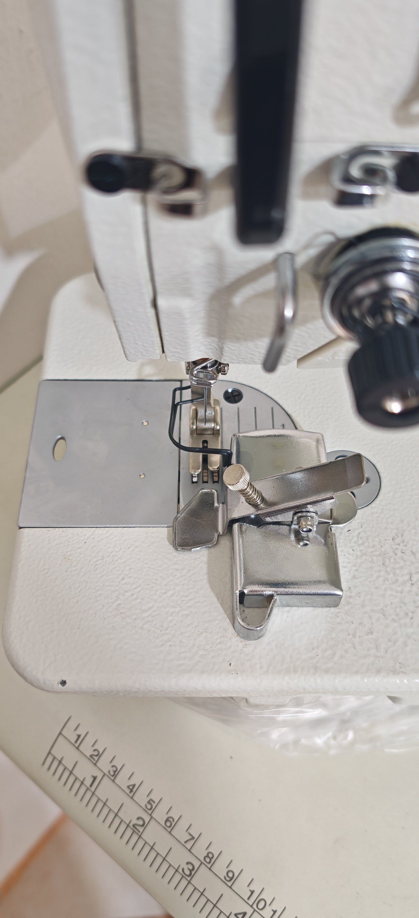 Guide de Couture Magnétique Avec Pince